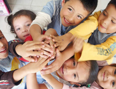 Entrega Sistema Estatal DIF Querétaro fichas a papás que buscan adoptar