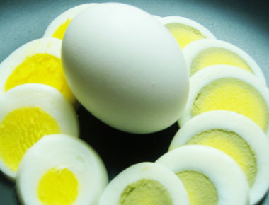 Trucos para pelar huevos cocidos fácilmente