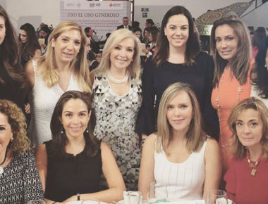 Participa Karina Castro en subasta nacional a beneficio de Cruz Roja