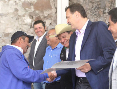 Entrega Mauricio Kuri 168 documentos agrarios