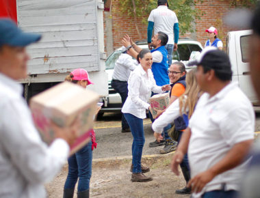 Por afectaciones de lluvias, SEDIF lleva apoyos a familias de SJR