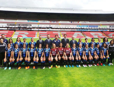 Presentan equipo femenil de Gallos, su entrenador será Marco Antonio Zamora