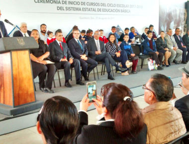 Dan banderazo a inicio de Ciclo Escolar 2017-218