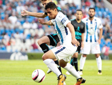Gallos pierde en casa
