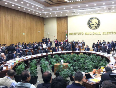 Aprueba INE formato para debates