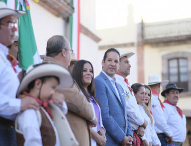 Inician fiestas patrias en Querétaro con la tradicional cabalgata de «Los Conspiradores» hacia SMA