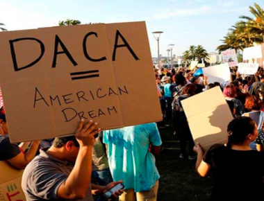 Dreamers demandan a Trump por el DACA