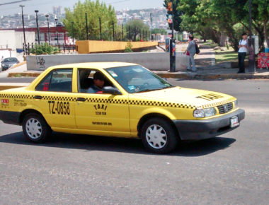 Autoridades del estado de Querétaro analizan posibilidades de tener taxis eléctricos