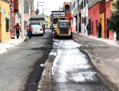 Continúa supervisión de rehabilitación de calles en capital