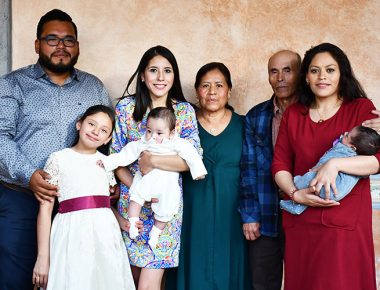 Celebran bautizo de Santiago Gael