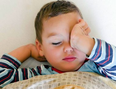 ¿Qué causa insomnio en los niños?