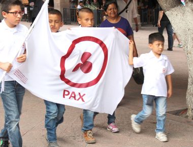 COMNAPAZ lleva acabo marcha por La Paz en Plaza de Armas