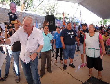 Pide Enrique Vega se investigue decomiso de bodegas en El Marqués