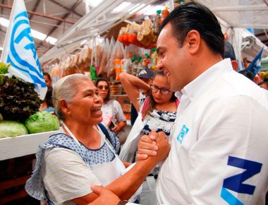 Luis Nava ofrece apoyar a mercados públicos