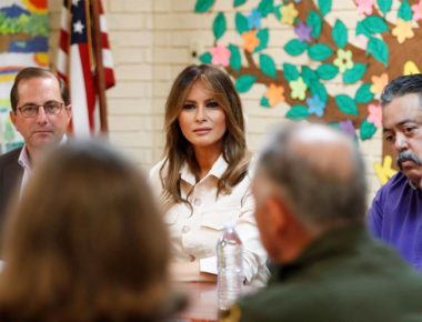 Melania Trump visitó centro de detención de niños migrantes en Texas