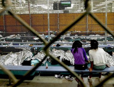 Trump firma decreto para evitar separar a menores de sus padres migrantes