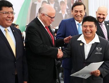 Egresan 242 nuevos profesionistas de la salud del ISSSTE