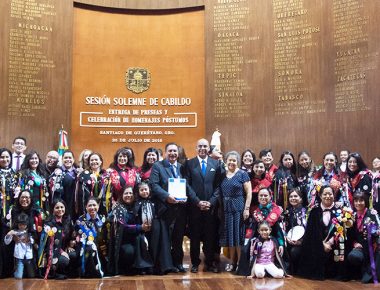 Entrega Ayuntamiento de Querétaro reconocimientos a destacados queretanos