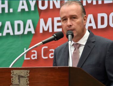 Presenta Mario Calzada su tercer informe de gobierno