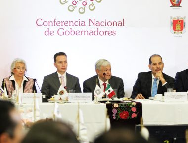 AMLO propone mesas de trabajo con comisiones de la Conago