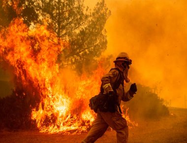 California en alerta por incendios, los más grandes de su historia