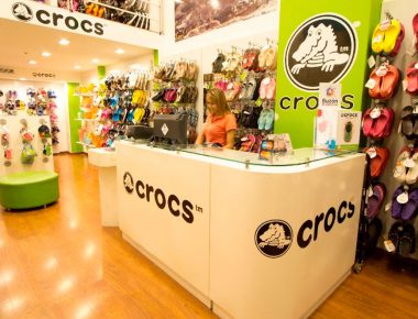 Crocs comenzarán a venderse sólo en línea, cierran plantas en México