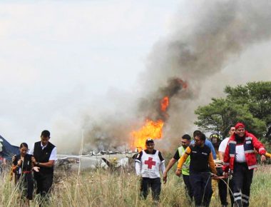 Demandan pasajeros a Aeroméxico tras accidente