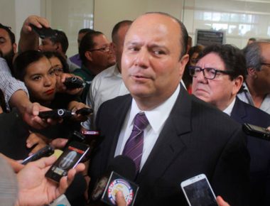 Denuncian a César Duarte y a 42 ex funcionarios por desvío de 6 mmdp