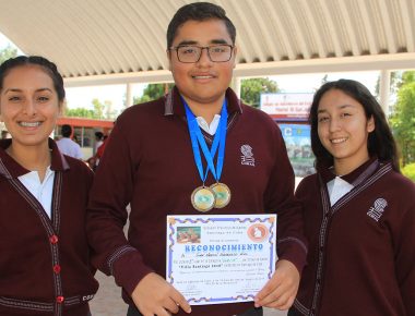 Estudiante de COBAQ gana medallas de oro en torneo internacional de ajedrez