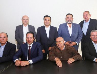 Luis Nava se reúne con Ex alcaldes de Querétaro