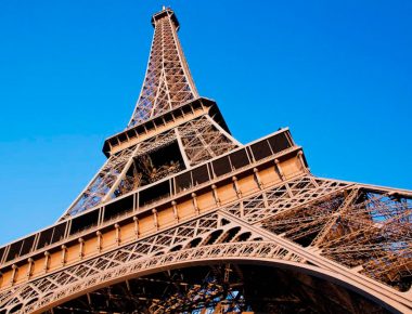 Torre Eiffel cierra por huelga de empleados