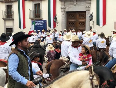Inician Fiestas Patrias con Cabalgata de Conspiradores de Querétaro