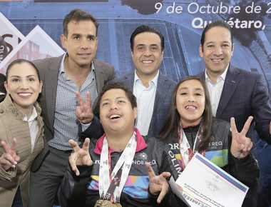 Reconocen logros de medallistas en Paralimpicos y Centroamericanos
