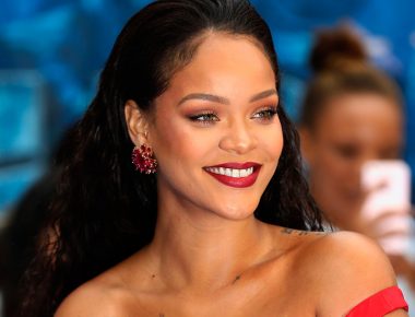 Rihanna imparte MasterClass de maquillaje