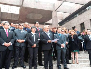 Jueces en México buscan mantener sus salarios y privilegios