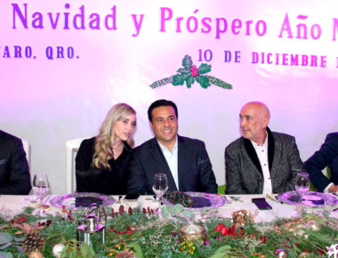 Luis Nava Ofrece Comida Navideña a los Medios de Comunicación