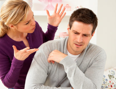 ¿Por qué las parejas infelices no pueden terminar su relación?