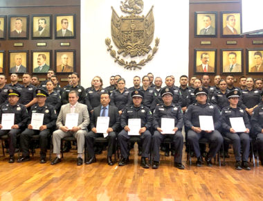 Reciben reconocimientos integrantes de la Policía Estatal de Querétaro por su desempeño