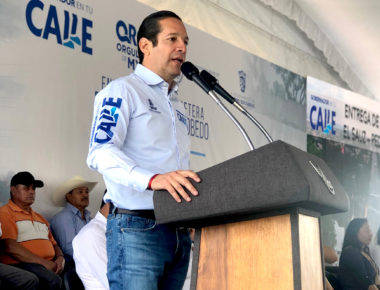 Comunidad del Sauz en Pedro Escobedo recibe modernización de carretera