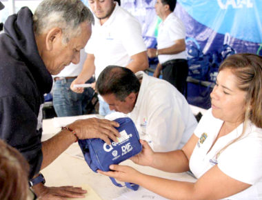Reciben beneficios del DIF Municipal habitantes de la Delegación del Centro Histórico