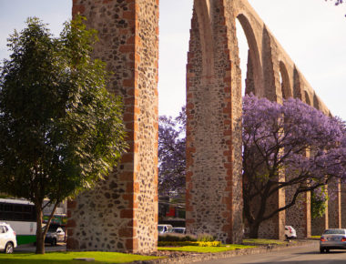 Municipio e INAH acuerdan resguardar Arcos de Querétaro