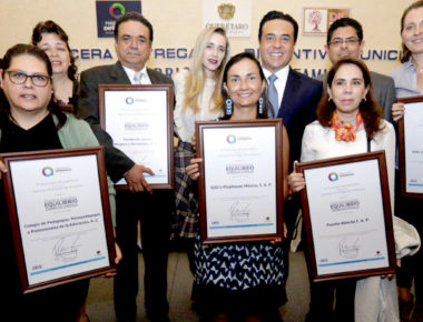 Reciben empresas el Distintivo Municipal por conciliar al interior de ellas Equilibrio-Trabajo-Familia