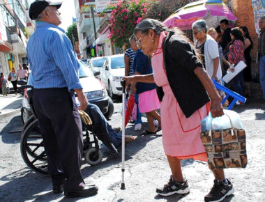 Por COVID-19 adultos mayores recibirán pensión adelantada en México