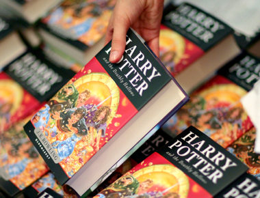 J.K Rowling obsequia a niños confinados su primer libro de Harry Potter