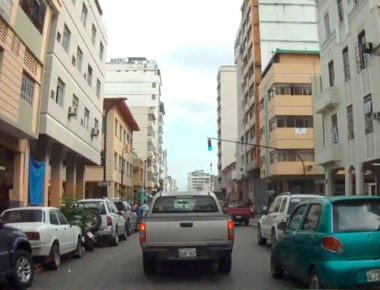 Dejan cadáveres en las calles Ecuador por crisis de coronavirus