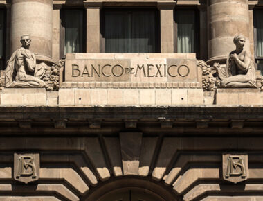 Mexicanos retiran cinco mil mdd del país