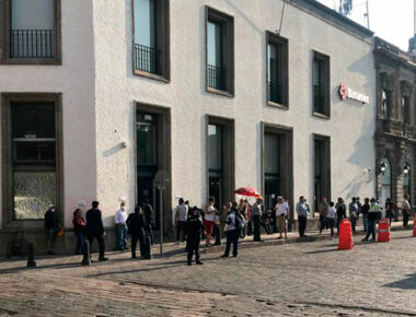 Continúan saliendo de casa en Querétaro