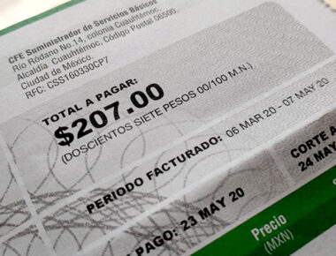 CFE deja a medio millón de mexicanos sin luz por falta de pago