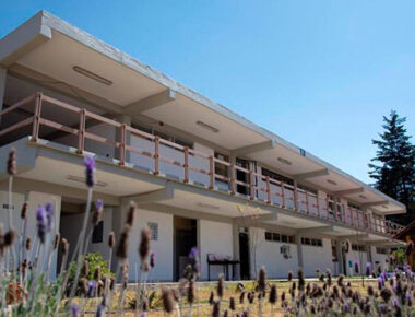 UAQ ampara a estudiantes que deciden salirse de hospitales en los que apoyaban