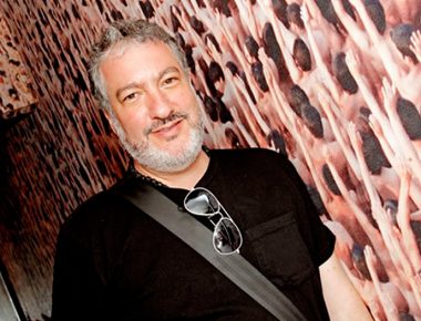Spencer Tunick recrea la cuarentena en casa